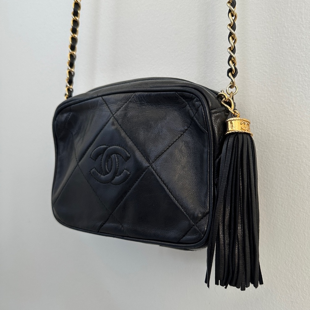 Chanel Black vintage Quilted camera bag
